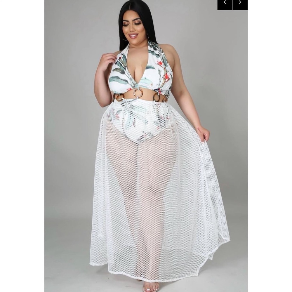 Plus size swim